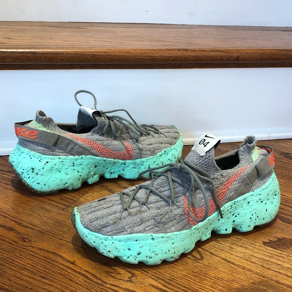Nike Space Hippie 04 Green Glow CZ6398-020 Mens Size 11 or 12.5 Women’s!!